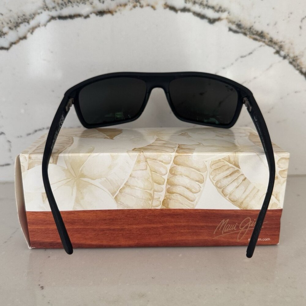 Maui Jim BYRON BAY Polarized Sunglasses 746-02MR Matte Black Rubber Neutral Grey - Picture 5 of 8